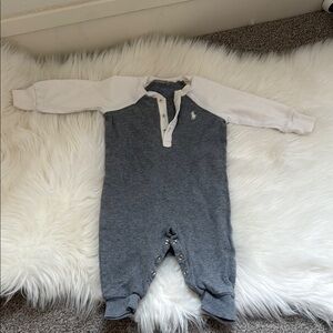 Ralph Lauren Gray and White Baby onesie size 6months